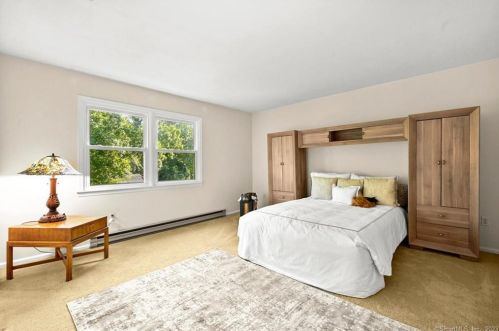 41 Cranbury Rd, Norwalk CT 06851-2649 exterior