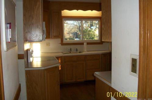 1897 Stanley St, New Britain, CT 06053-1719