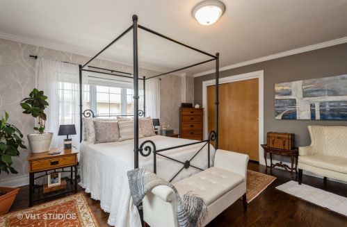 6283 Cicero Ave, Chicago IL 60646-4917 exterior