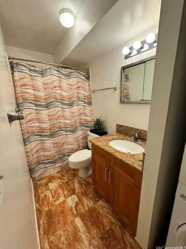 469 Ena Rd, Honolulu HI 96815-1749 exterior