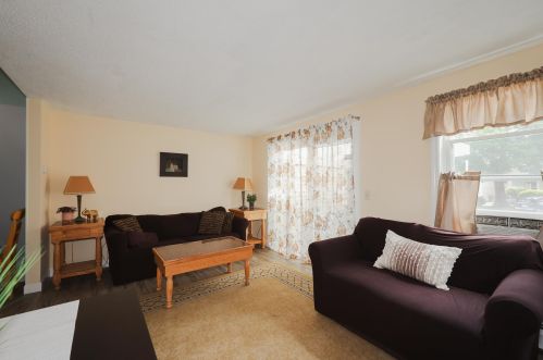 23 Vinton Dr, Concord NH  03303-1582 exterior