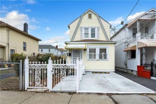 1036 241st St, Bronx NY  10470-1029 exterior