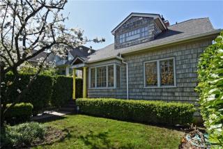 2475 4th Ave, Seattle WA  98121-1416 exterior