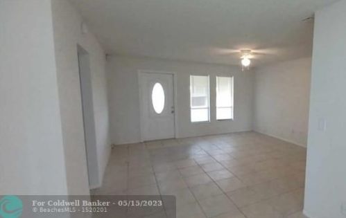 2069 Hideaway Cir, Fort Pierce FL  34952-4801 exterior
