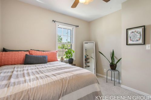 1114 Northlawn St, Grand Rapids MI 49505-3724 exterior