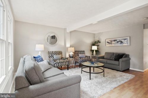 6023 Chicory Pl, Alexandria VA 22310-1795 exterior