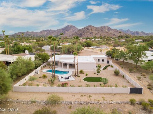 9919 47th Pl, Phoenix AZ  85028-4242 exterior