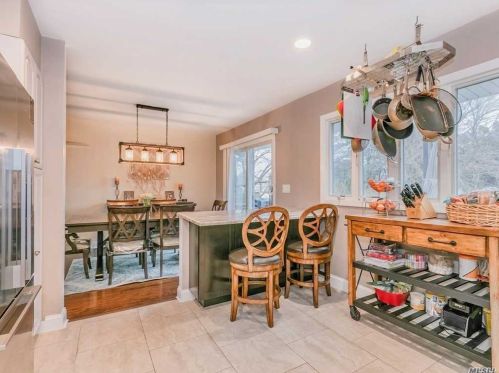 44 Harvest Ln, Commack NY 11725-1529 exterior