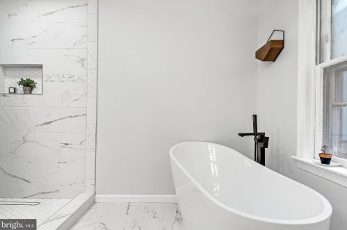 1205 Limerick Ct, Hummelstown PA  17036-9152 exterior