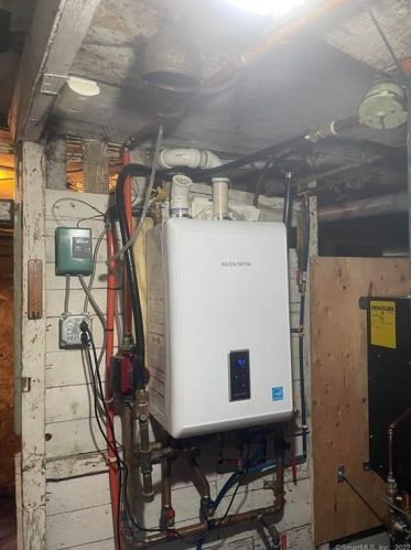 82 Wilcox St, New Britain CT 06051-1209 exterior