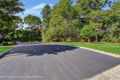 25 Memorial Pkwy, Atlantic Highlands NJ 07716-1655 exterior