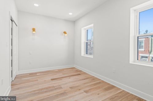 1155 18th St, Philadelphia PA  19146-3052 exterior