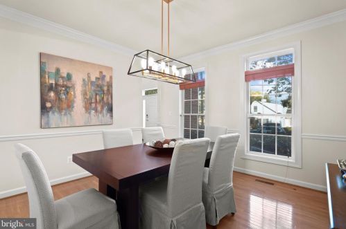 4040 26th St, Arlington, VA 22207-5205