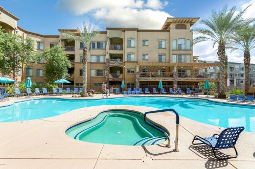 5450 Deer Valley Dr, Phoenix AZ  85054-8118 exterior