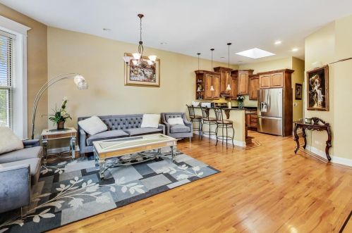 2513 Walton St, Chicago IL 60622-4510 exterior