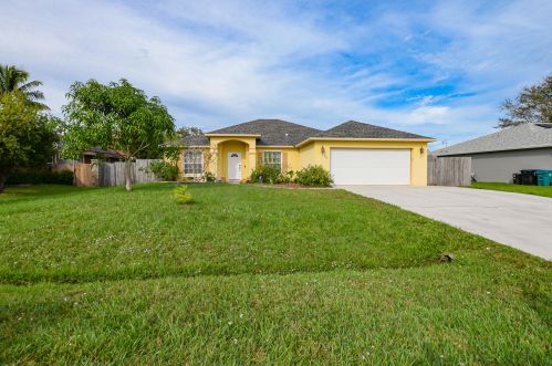 325 Gulfstream Ave, Fort Pierce, FL 34983-1218