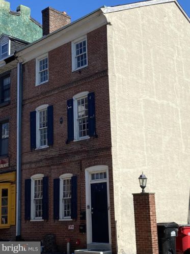 128 Lombard St, Philadelphia PA 19147-1602 exterior