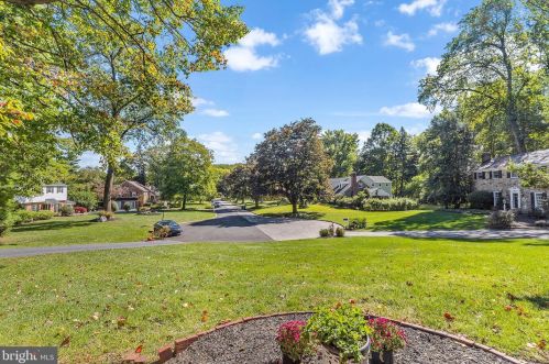 225 Dogwood Ln, Berwyn, PA 19312-1736