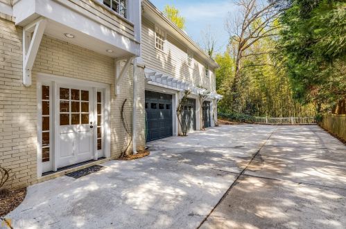 519 Ivy Pl, Atlanta GA 30342-4275 exterior