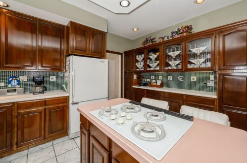 5654 Spaulding Ave, Chicago IL 60651-4139 exterior