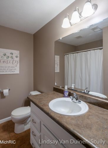 2194 Winston Vw Dr, Cedar Springs MI 49319-7931 exterior