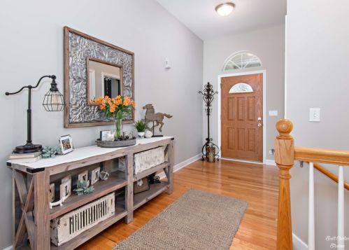 4014 Shenandoah Dr, Bull Valley, IL 60012-1726