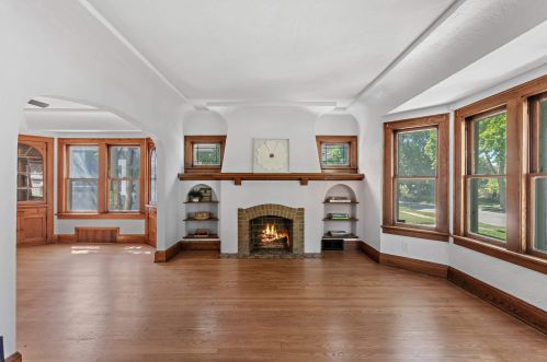 3260 Dayfield Ave, Milwaukee, WI 53207-3110