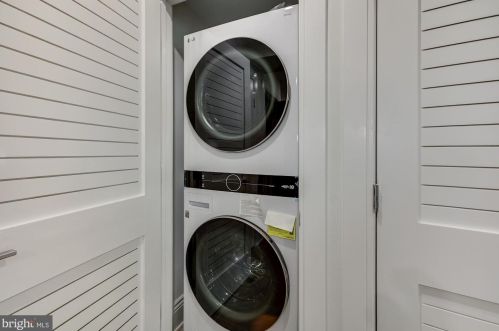 835 Longfellow St, Washington DC  20011-8205 exterior