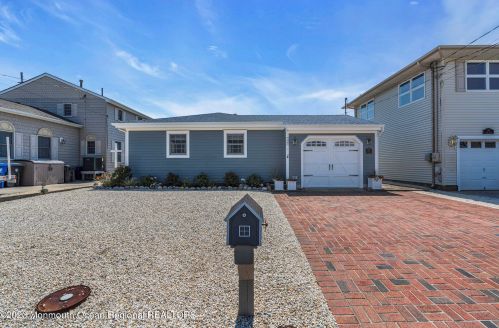 205 Hayes Ct, Lavallette NJ 08735-3110 exterior