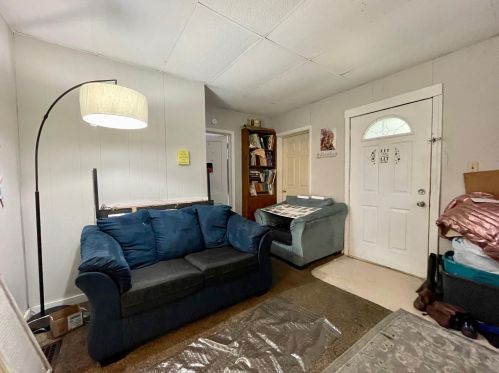 137 Grand Ave, Meskegon MI 49441 exterior