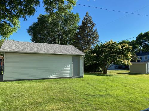 3953 57, Milwaukee WI 53220-2636 exterior