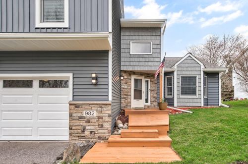 982 Connor Ave, Saint Paul, MN 55109-1958