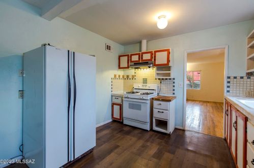 2805 Lester St, Tucson AZ 85705-8928 exterior