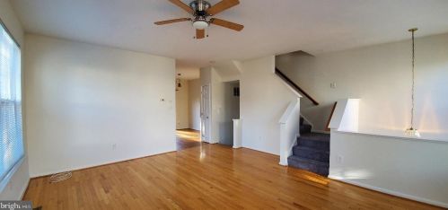 6601 Hunter Creek Ln, Alexandria VA  22315-6052 exterior