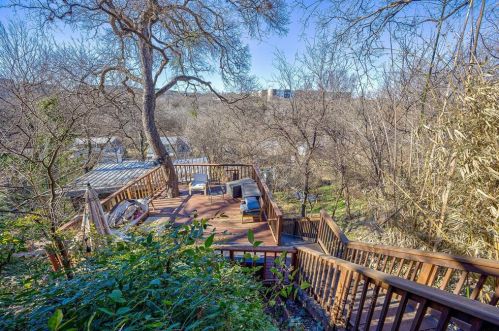 1110 5th St, Austin TX  78702-3812 exterior