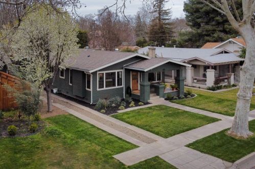 1207 Myrtle St, Turlock CA  95380-4933 exterior