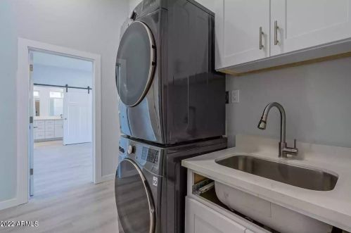 2531 Broadway Rd, Phoenix AZ  85040-2623 exterior