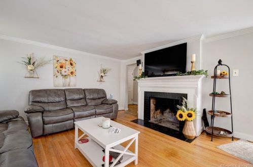 94 Hillcrest Ave, New Britain CT  06053-2539 exterior