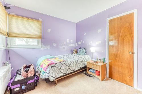 42 Larry Dr, Commack NY 11725-3326 exterior