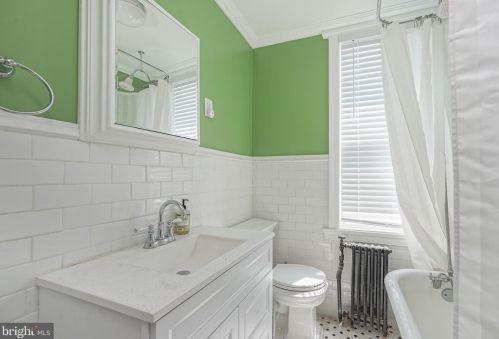 2202 Cumberland St, Philadelphia PA 19125-2204 exterior