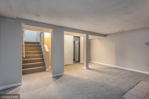 1001 3 St, Saint Paul MN 55112-7300 exterior