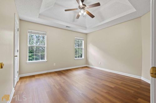 1560 Rogers Crossing Dr, Lithonia GA  30058-7005 exterior