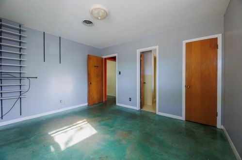 1710 32 St, Austin TX 78705-2115 exterior