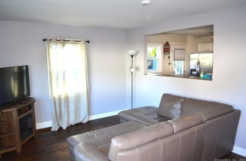 88 Middle Tpke, Manchester CT  06040-4031 exterior