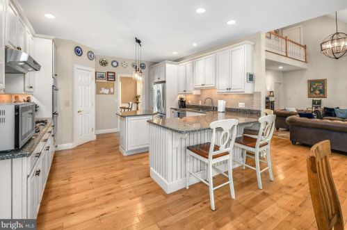 1049 Cider Press Ln, Quakertown PA 18951-5508 exterior