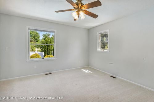 502 Brunswick Dr, Dewitt MI 48820-9189 exterior