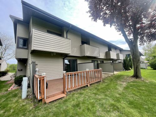 8941 70, Milwaukee WI 53223-2151 exterior