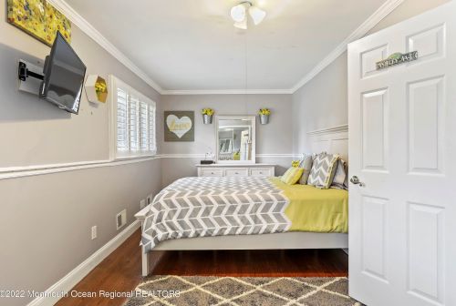 53 Arlene Dr, West Long Branch NJ 07764-1100 exterior