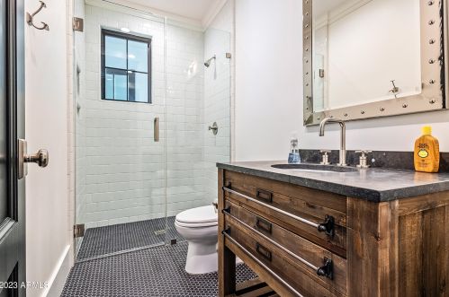 5431 Exeter Blvd, Phoenix AZ 85018-3227 exterior