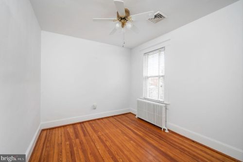 16 Masonic View Ave, Alexandria VA  22301-2204 exterior